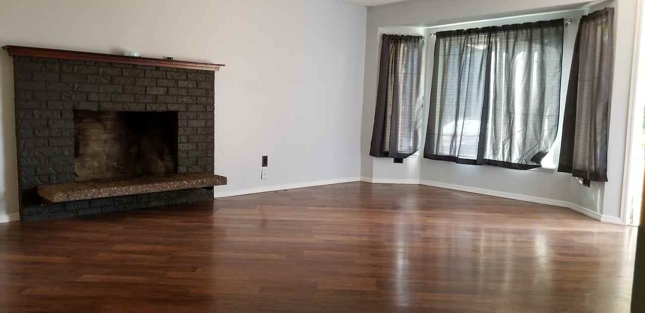 9212 204th St E - Photo 2 of 7