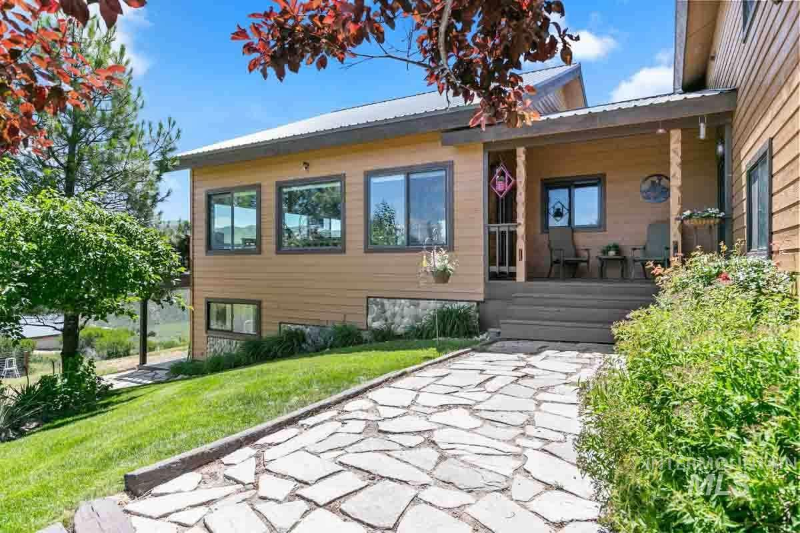 7 Whitehawk Cir - Photo 2 of 23