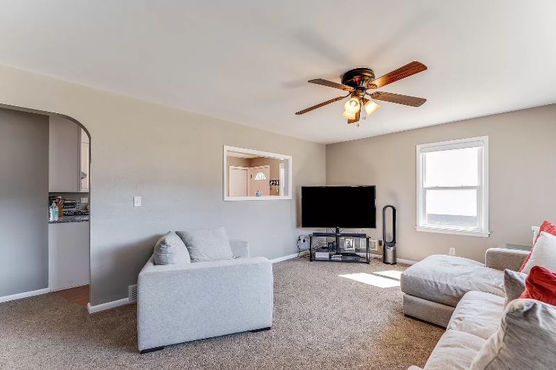 5221 42nd Ave - Photo 2 of 25