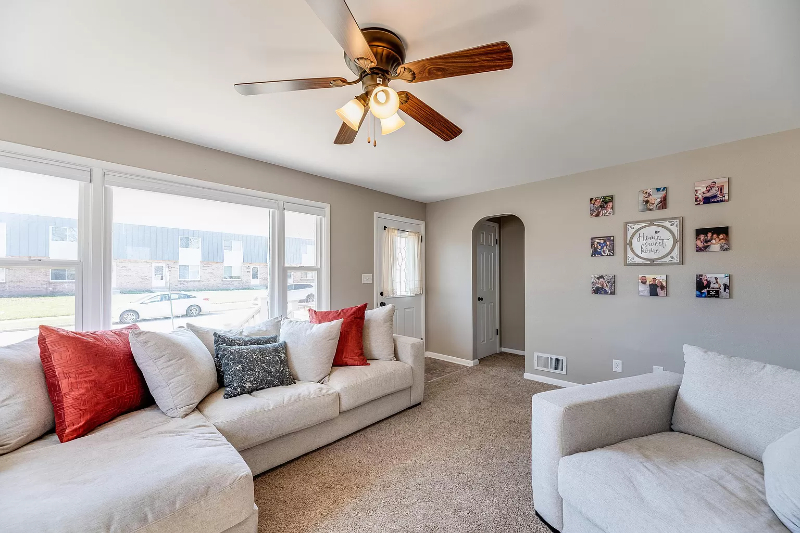 5221 42nd Ave - Photo 3 of 25