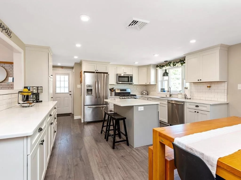 22 Alvarado Ave - Photo 3 of 20