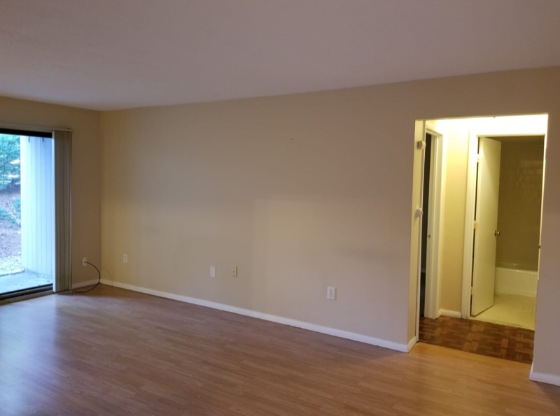 4 Shrewsbury Green Dr #B - Photo 2 of 25