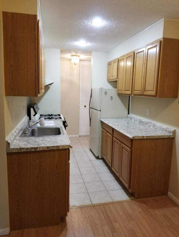 4 Shrewsbury Green Dr #B - Photo 4 of 25