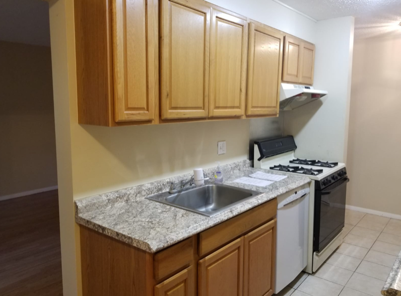 4 Shrewsbury Green Dr #B - Photo 5 of 25