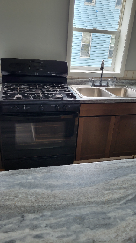 452 Livingston Ave #1 - Photo 2 of 4