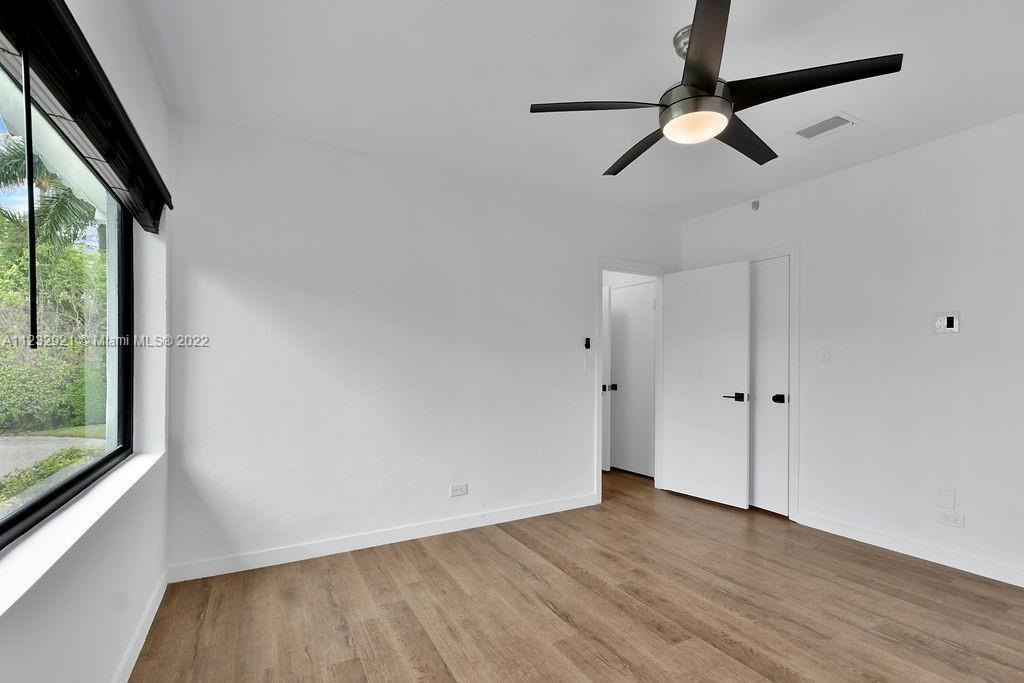 147 Camden Dr - Photo 3 of 8