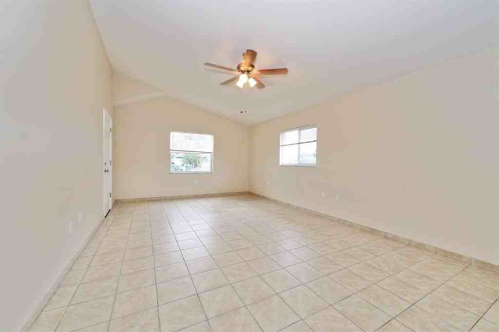 1227 Dr Martin Luther King Jr Pl - Photo 2 of 16