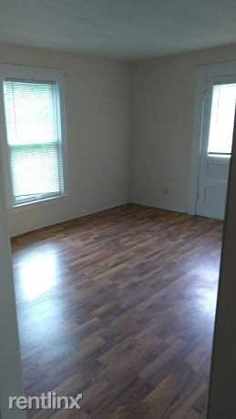 307 N Walnut St - Photo 3 of 10