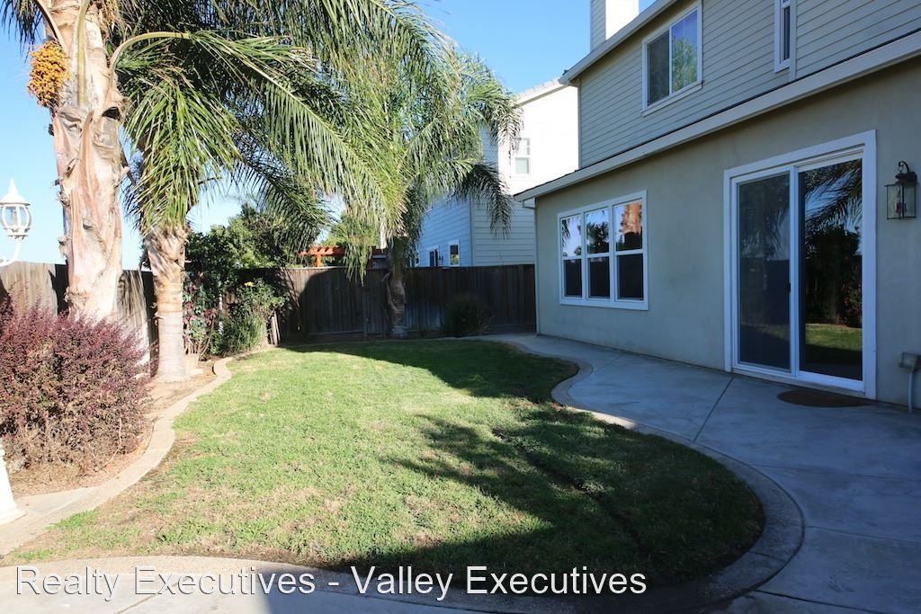 1151 Tulloch Dr - Photo 2 of 9