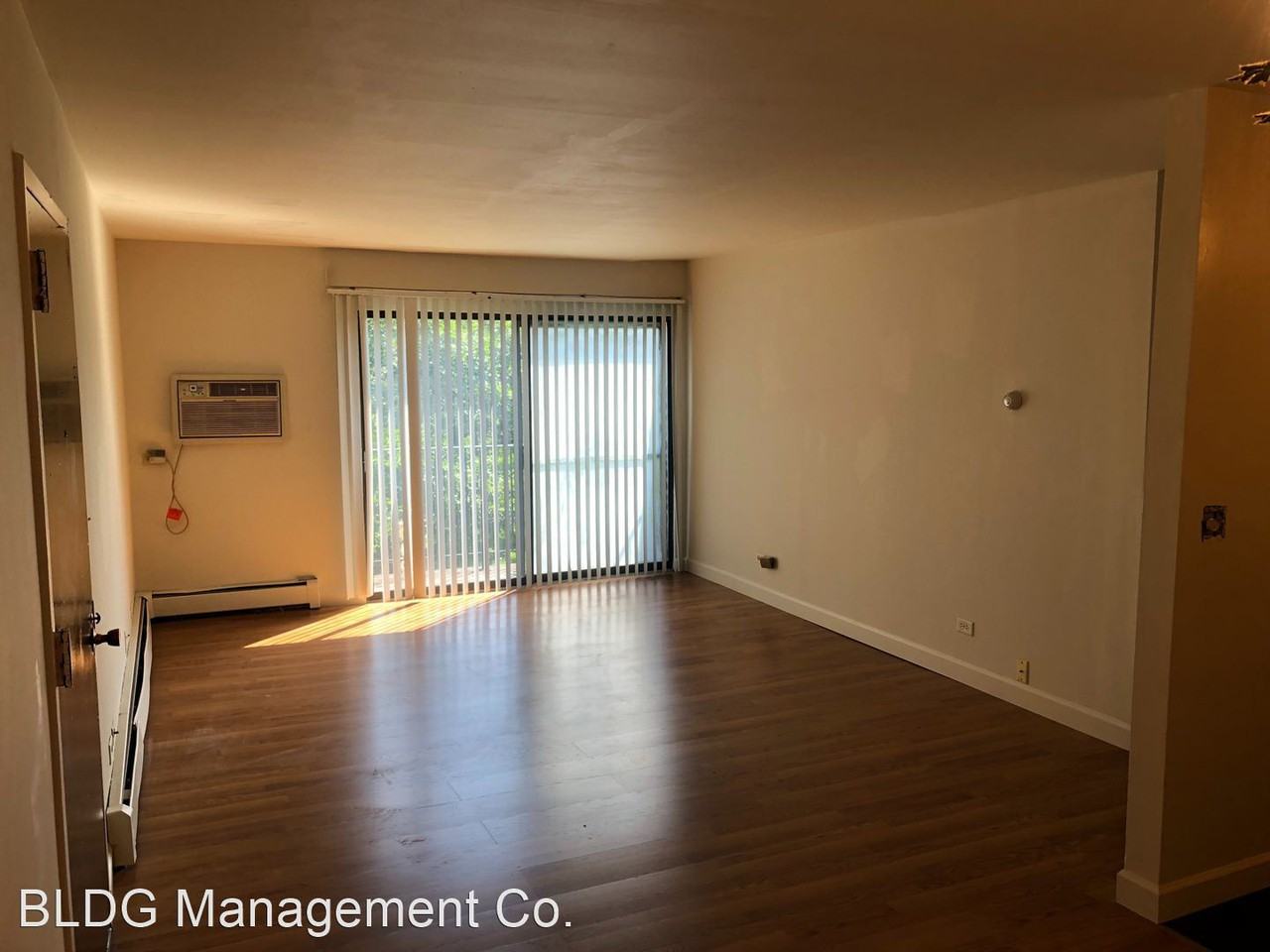 950 Westmoreland - Photo 2 of 5