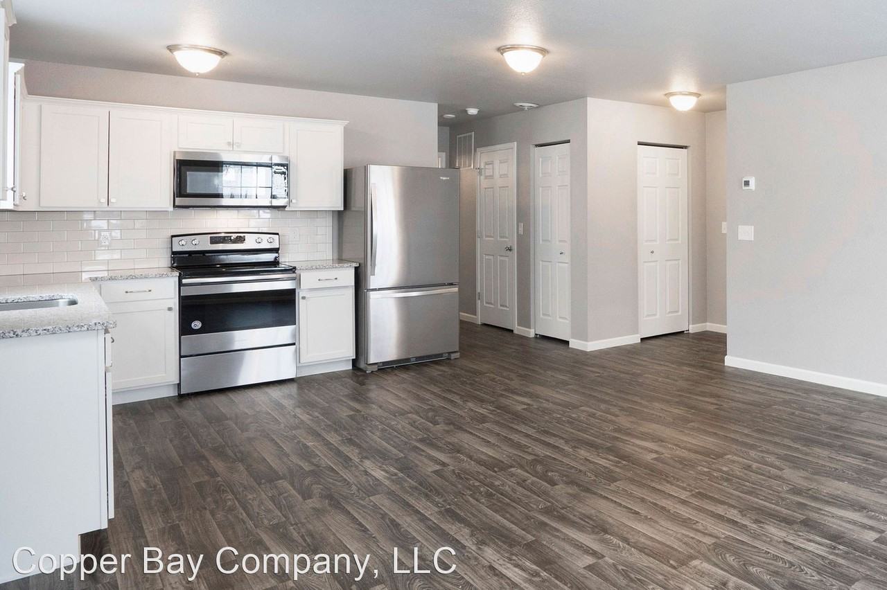 4443 Harding Ave - Photo 3 of 18