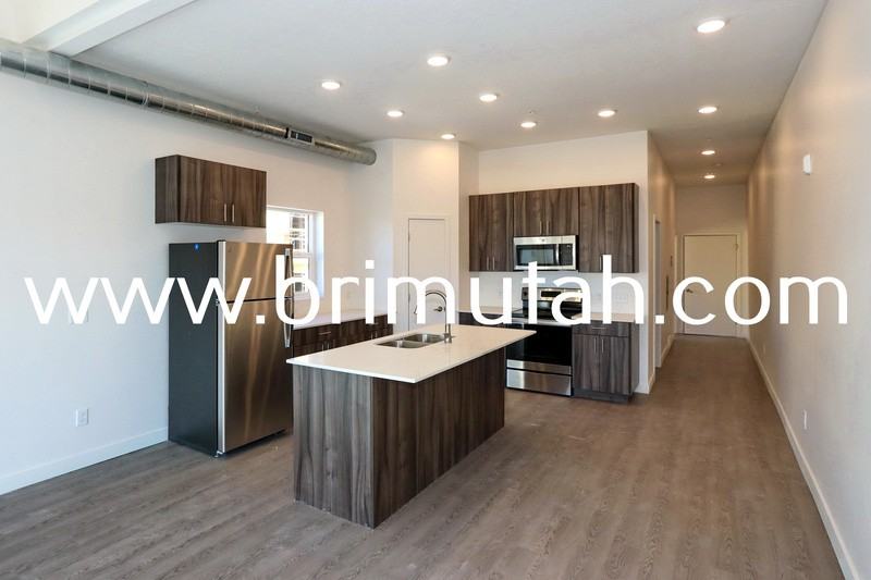 945 S Washington St - Photo 3 of 12
