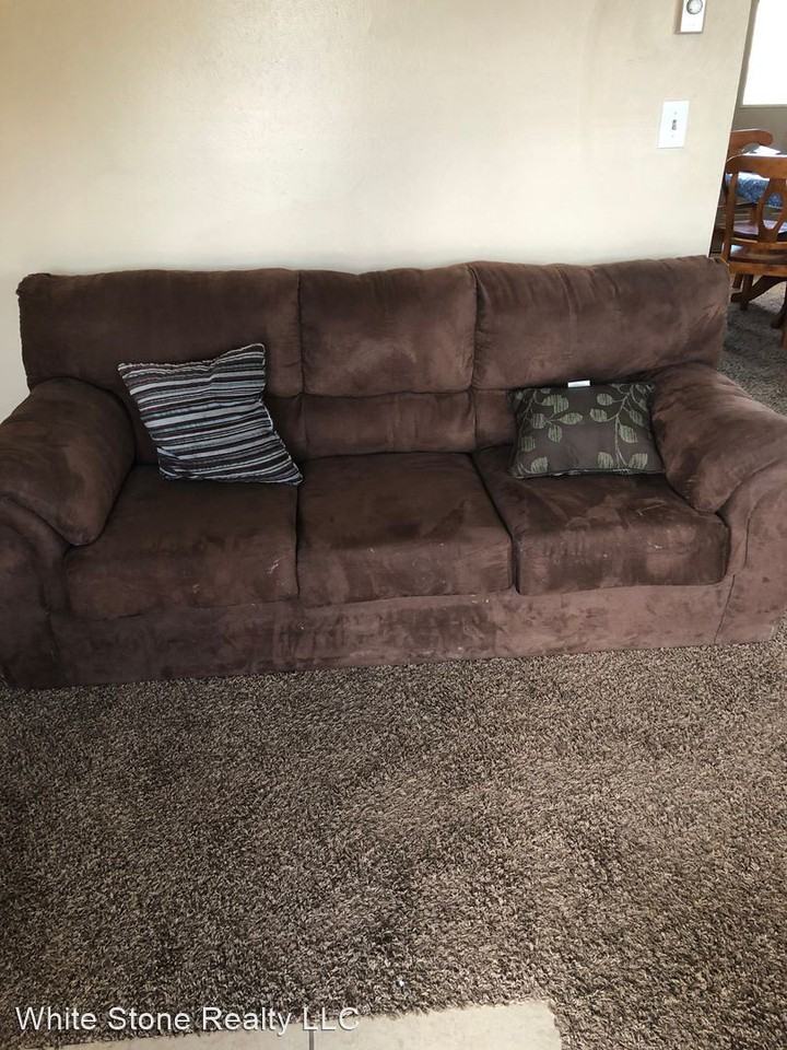 302 Madison - Photo 2 of 8