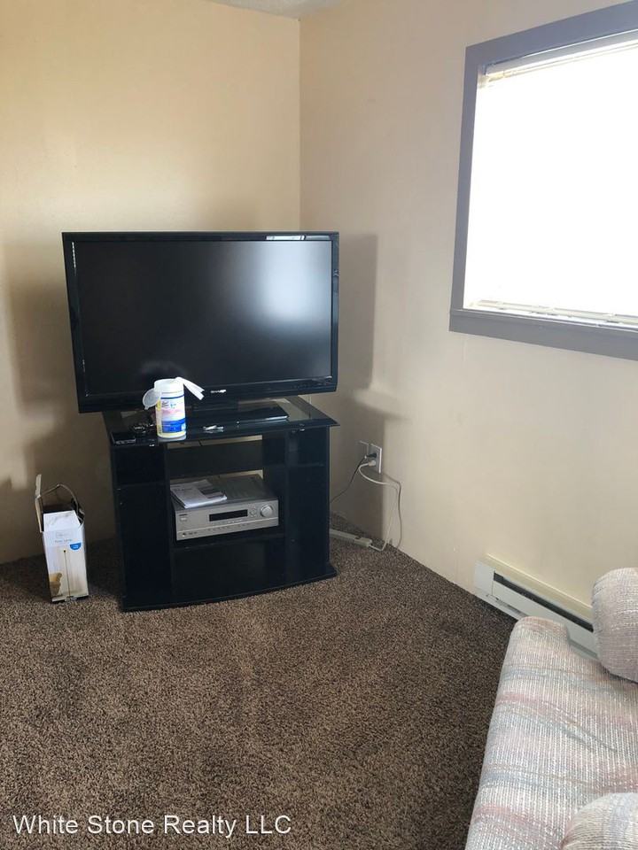 302 Madison - Photo 3 of 8