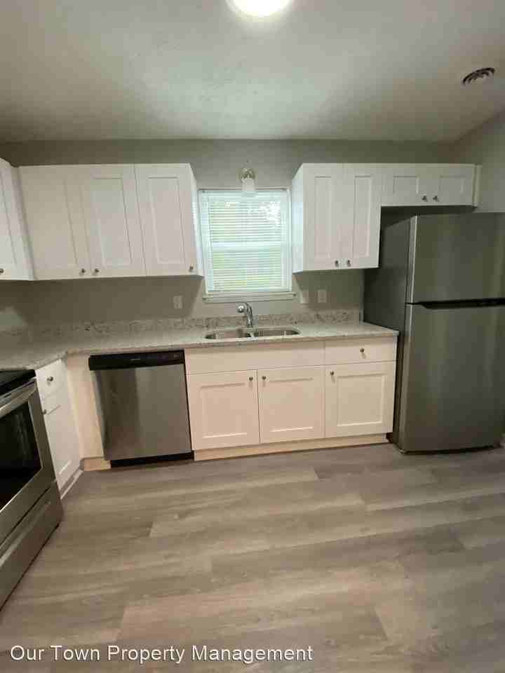 115 Howell Way - Photo 2 of 4