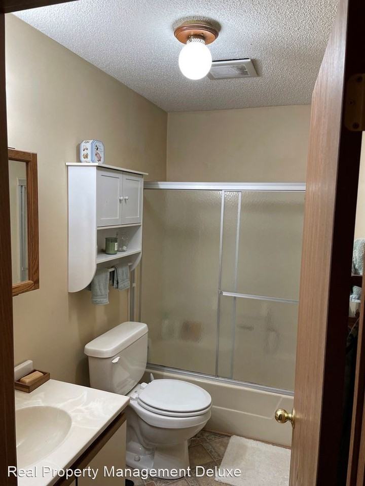 1110 3rd St SW - Photo 3 of 12