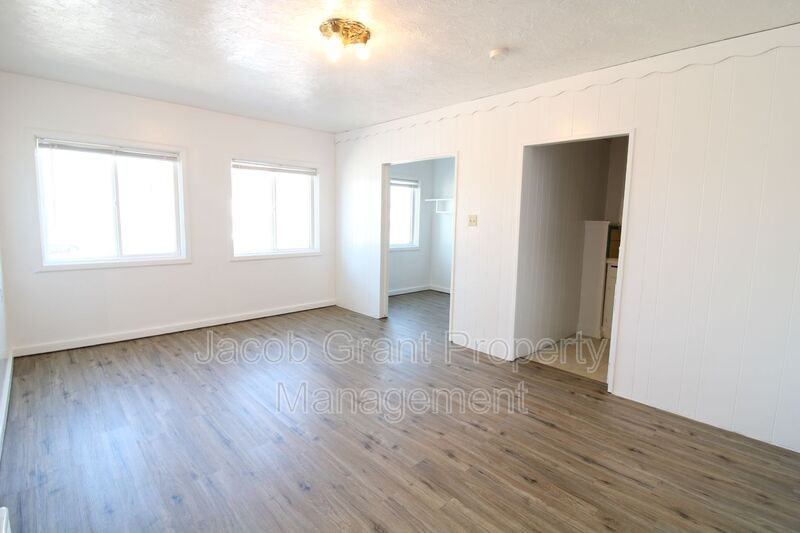 676 Memorial Dr #106 - Photo 3 of 8