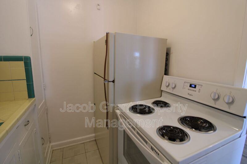 676 Memorial Dr #106 - Photo 5 of 8