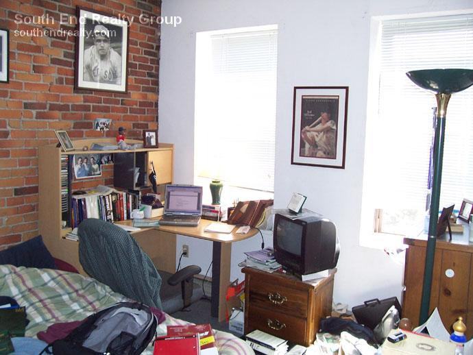 29/33 Wellington St. #202 - Photo 4 of 12