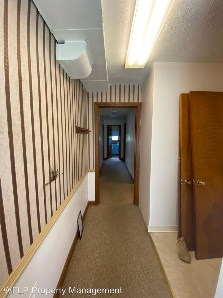 133 S. Main St - Photo 2 of 32