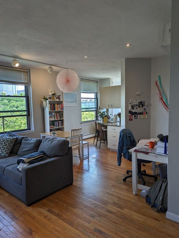 60 Charlesgate West - Photo 2 of 22