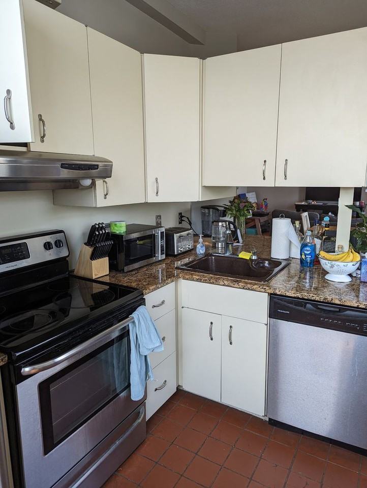 60 Charlesgate West - Photo 3 of 22