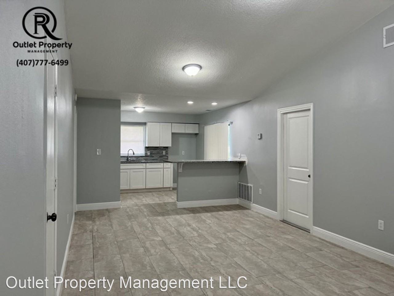 7526 University Garden Dr - Photo 3 of 11