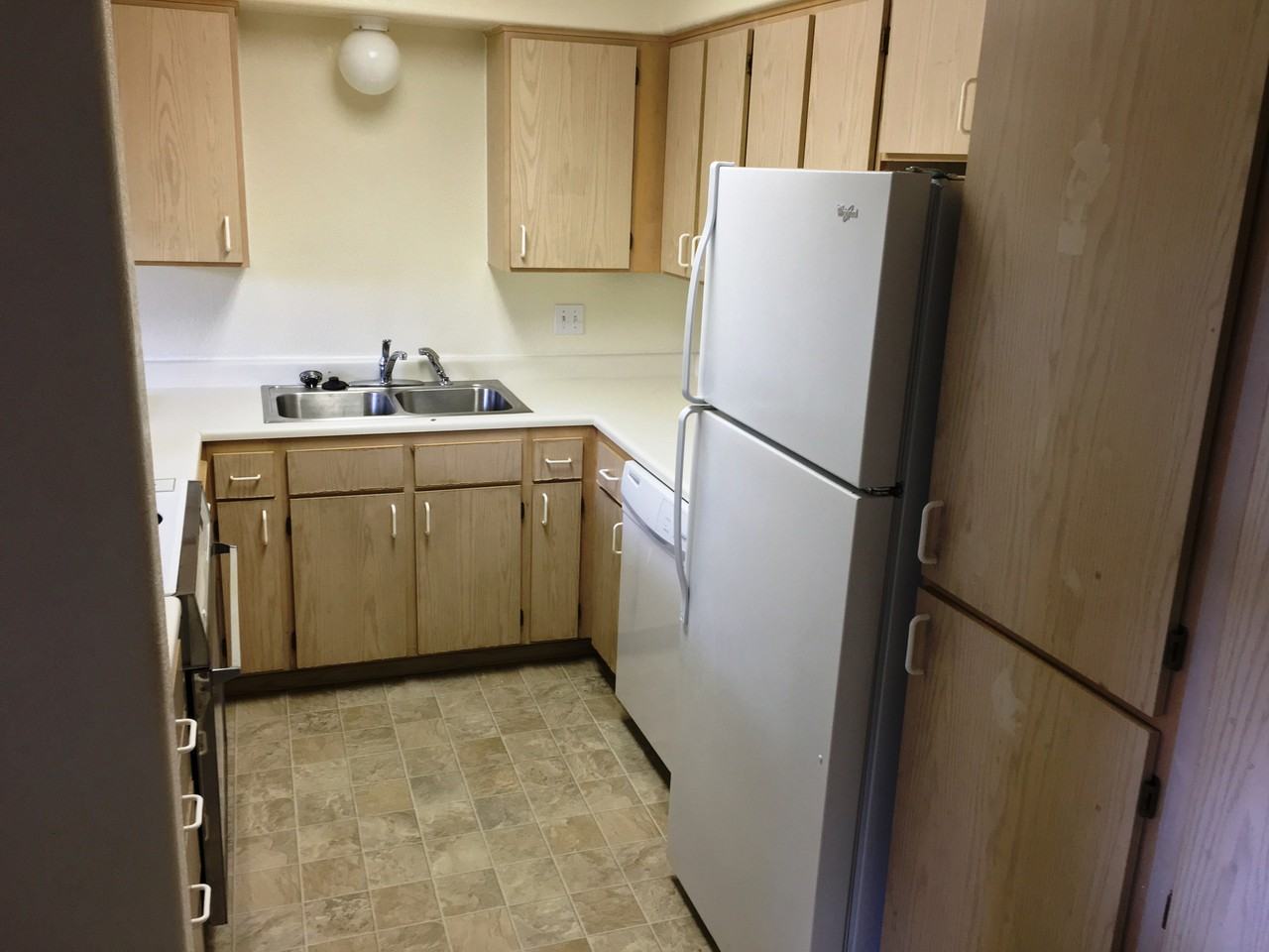 1632 Kellenbeck Ave - Photo 2 of 5