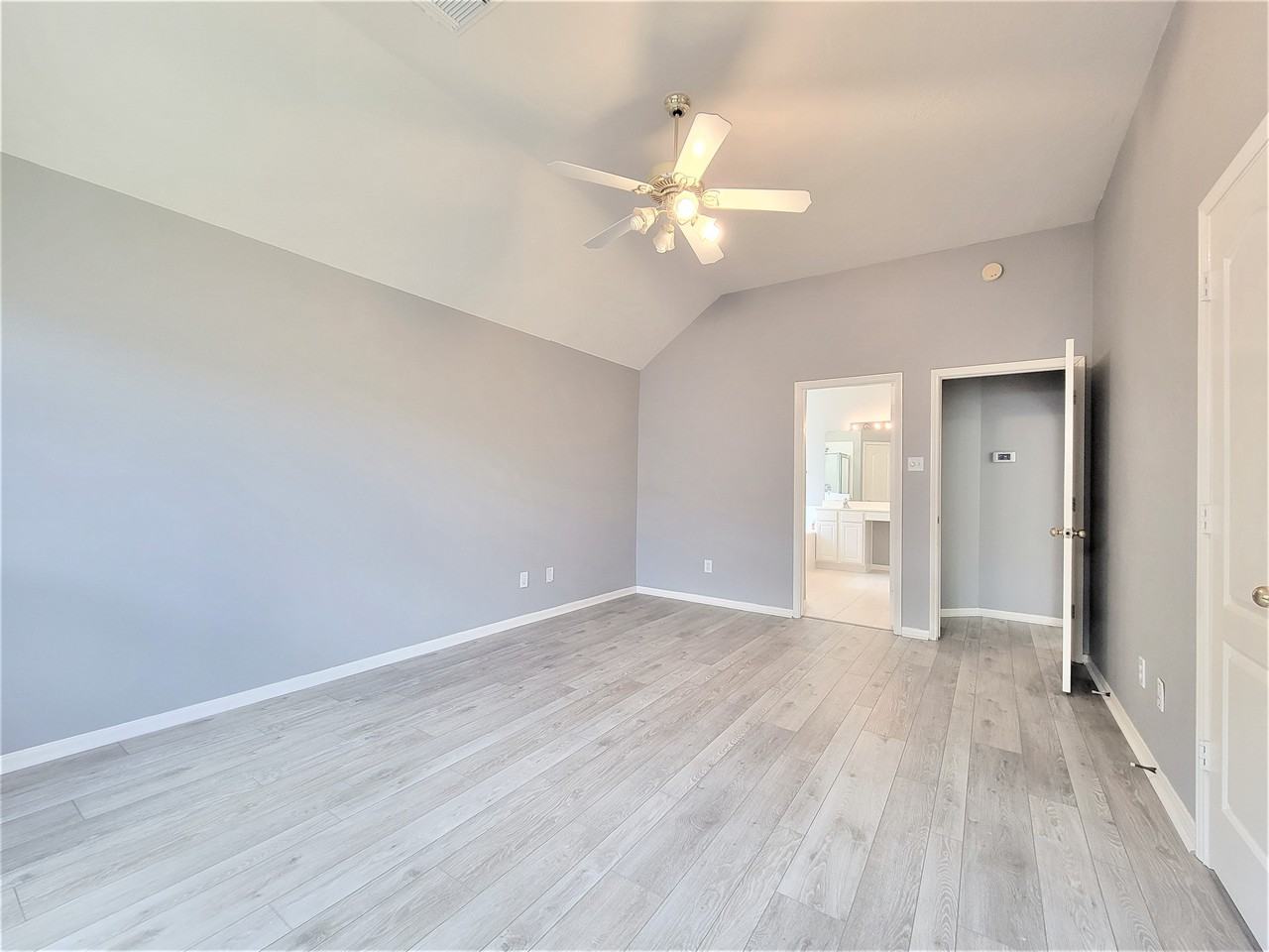 13910 White Oak Glen Ct - Photo 5 of 11