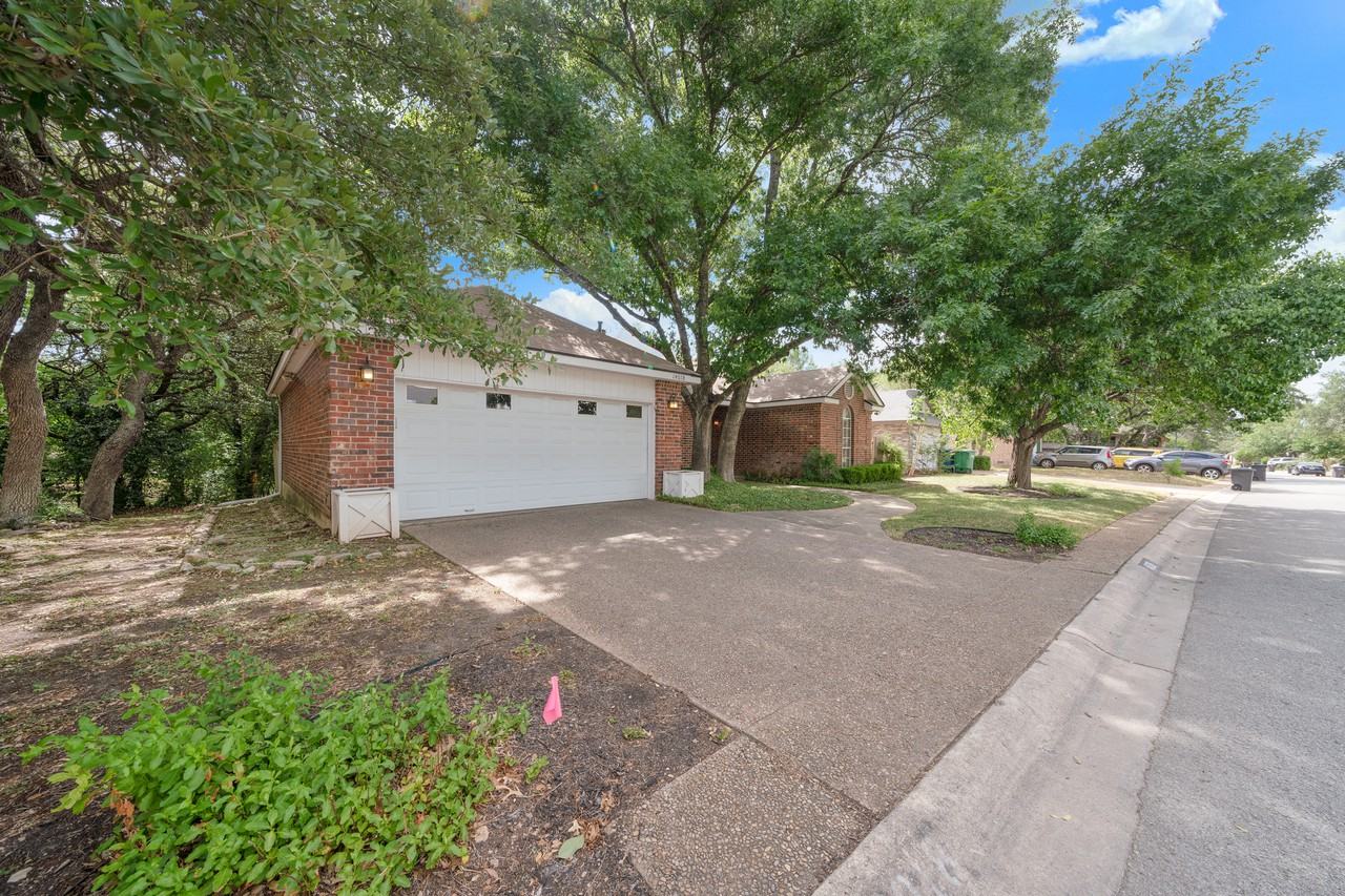 14018 Red Maple Wood - Photo 3 of 33