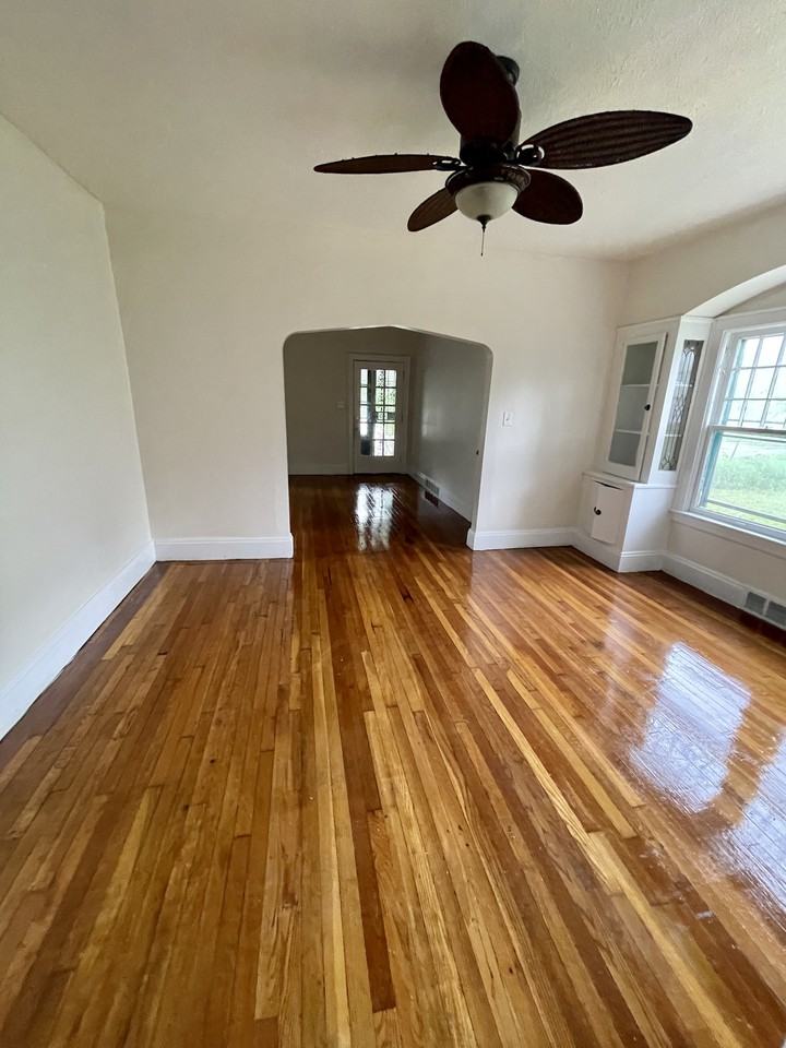 3359 Sutton Rd - Photo 3 of 15