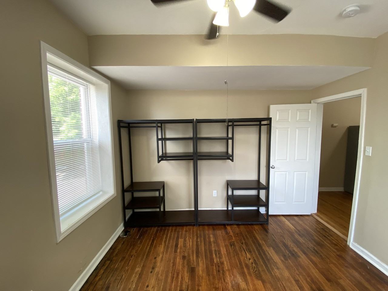 3847 Russell Blvd - Photo 2 of 11