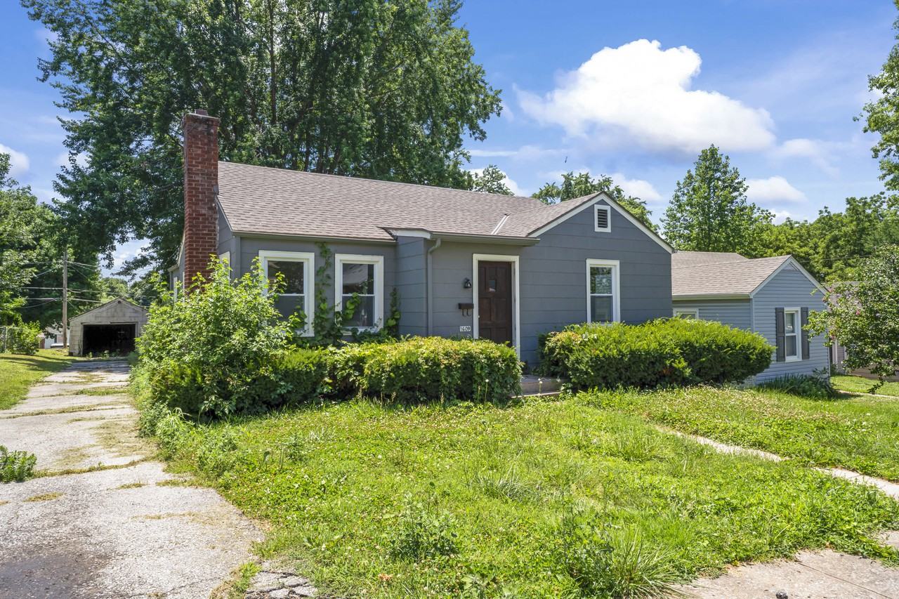 1609 Oneida St - Photo 2 of 20