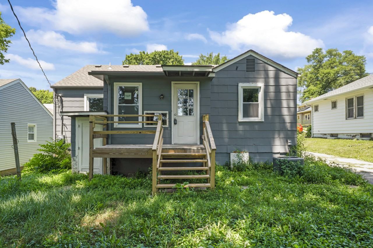 1609 Oneida St - Photo 3 of 20