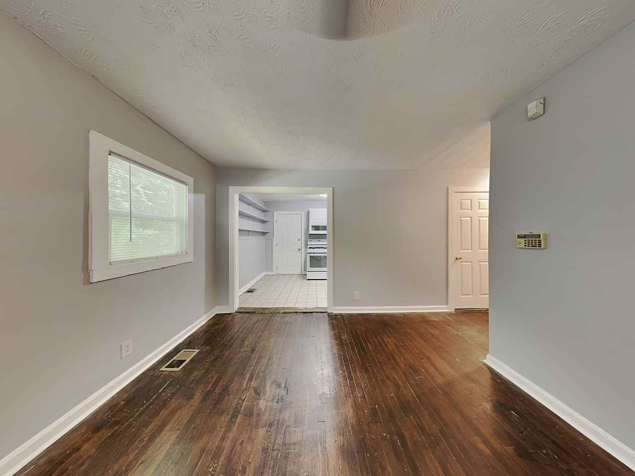 2835 Burton Rd Nw - Photo 3 of 11