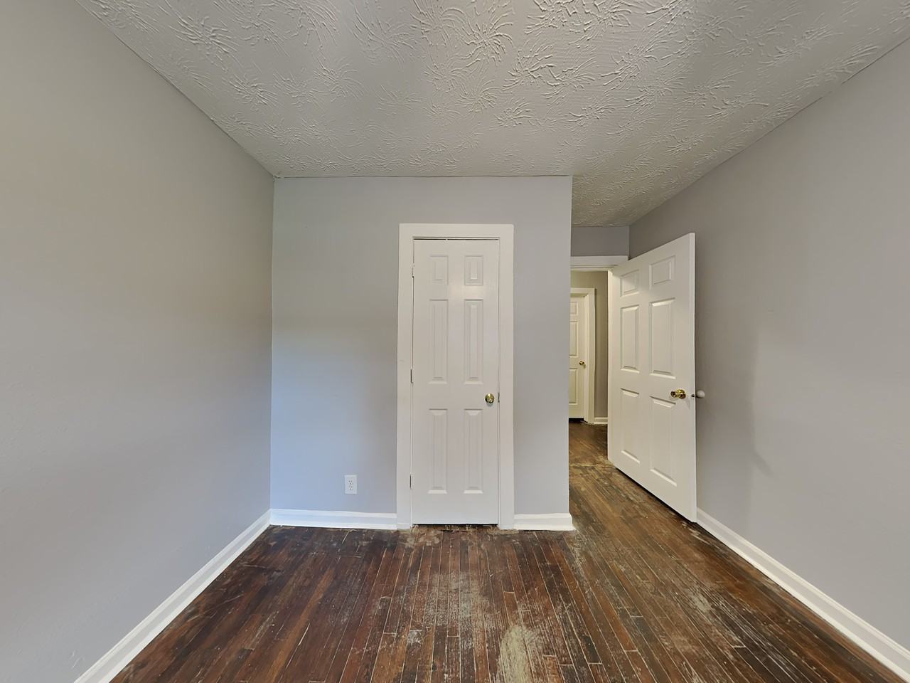 2835 Burton Rd Nw - Photo 2 of 11