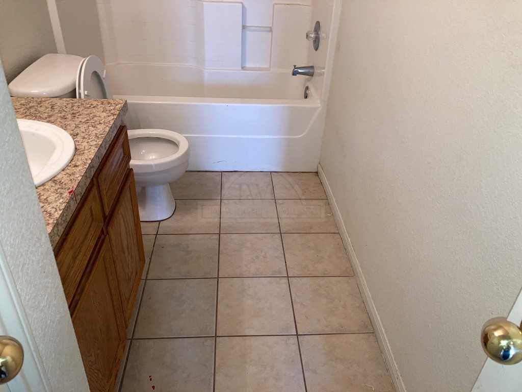 4102 Wine Cup Dr - Photo 3 of 7