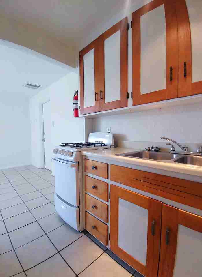 1211 Copper Ave Ne - Photo 3 of 4