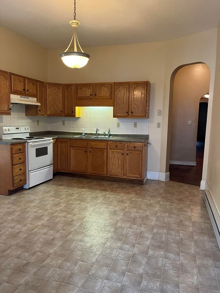 405 Washington Ave - Photo 2 of 10