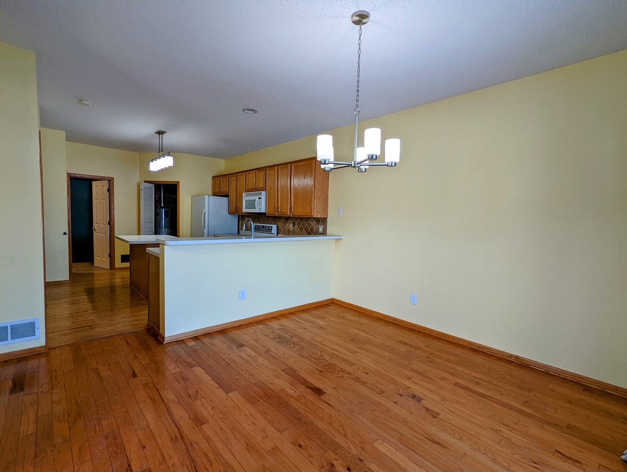 1909 Bluestem Ln - Photo 3 of 15