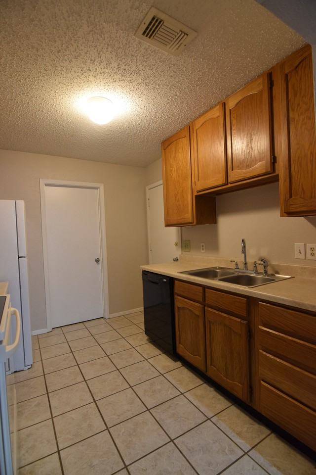 2602 Daniel Boone Trl - Photo 4 of 19