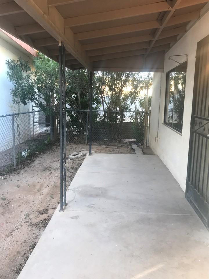 4431 S 16th Ave #B - Photo 2 of 15