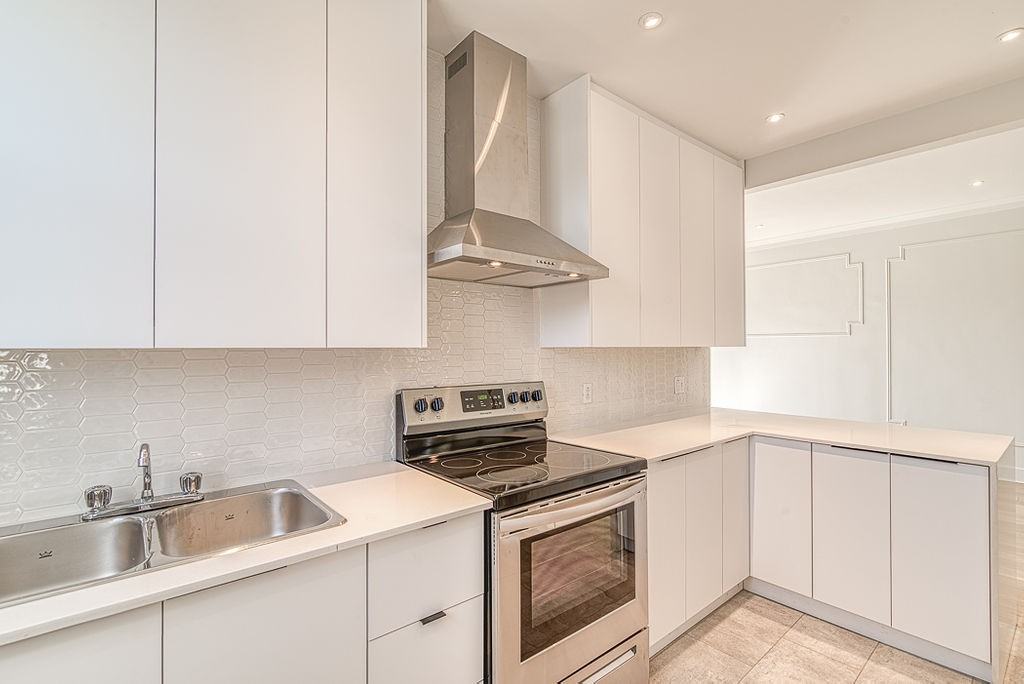 5003 Earnscliffe Apartments 5003 Av Earnscliffe, Montréal, QC H3X 2P4