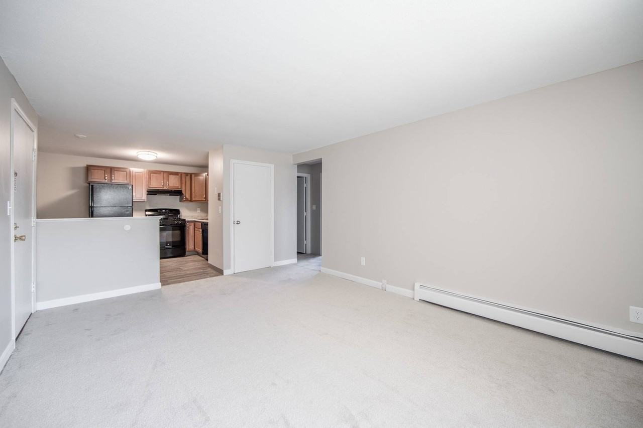 IMPERIAL GARDENS - Photo 5 of 31