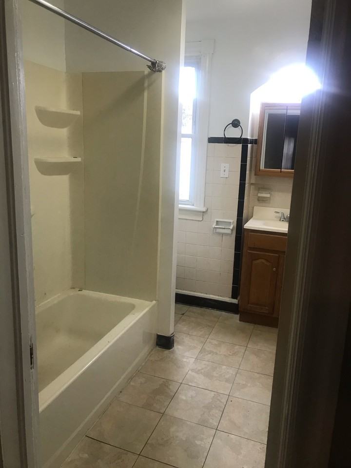 215 Washington St #1 - Photo 2 of 6