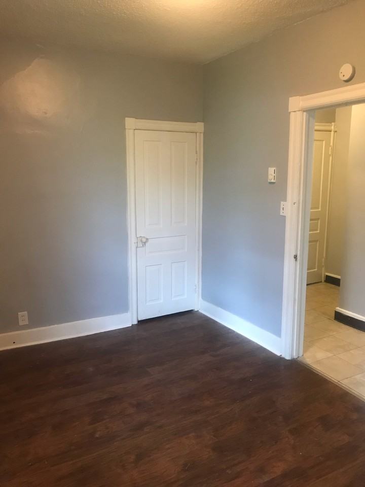 215 Washington St #1 - Photo 3 of 6