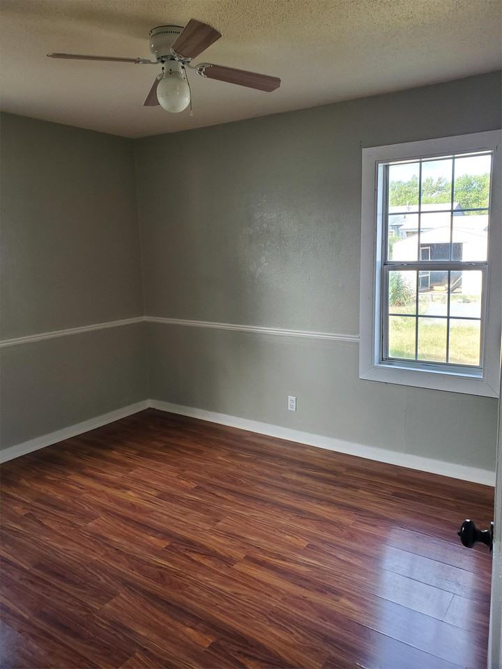 4002 S Van Buren St #1 - Photo 3 of 7