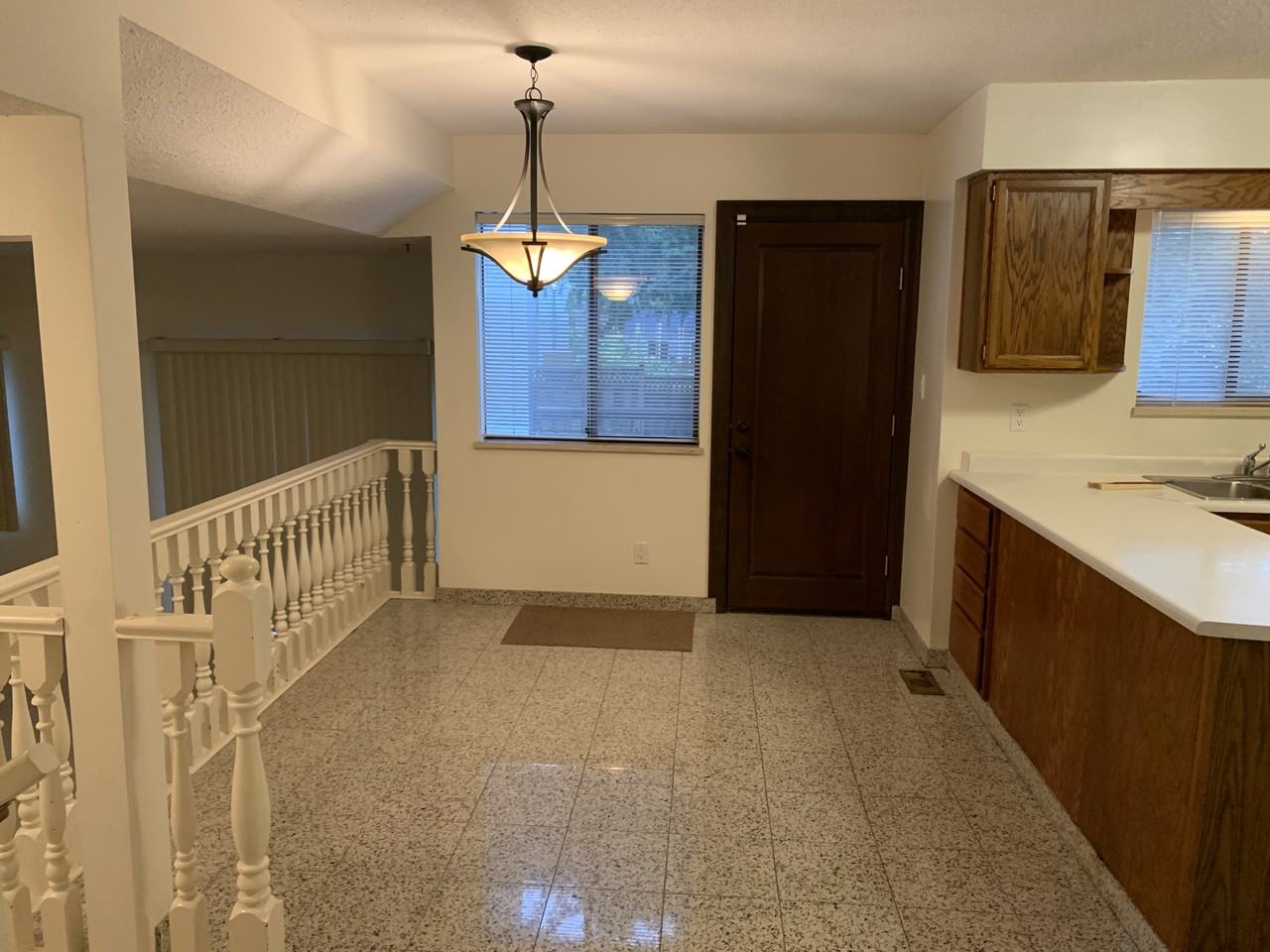 2570 Ellerslie Avenue - Photo 5 of 20