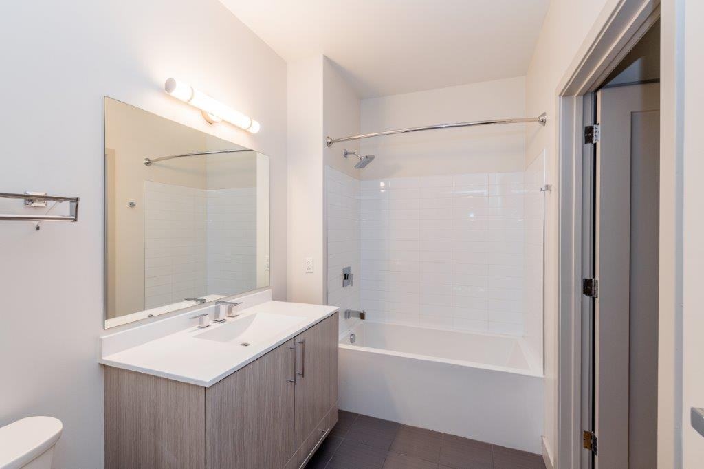 323 D St #148
