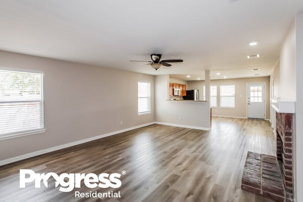 712 Daughters Dr - Photo 3 of 15